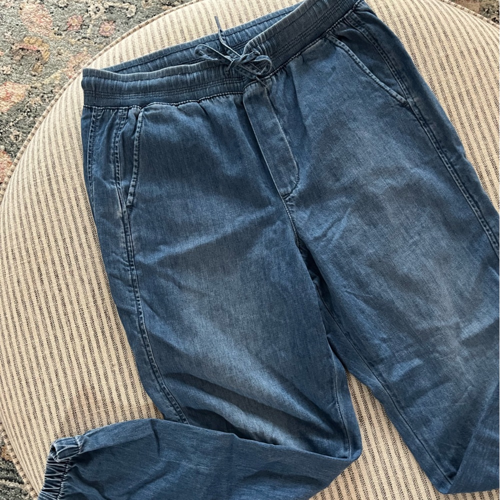 Gap women’s denim joggers